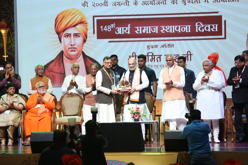 Why Arya Samaj And Dayanand Saraswati Are Important For Government And RSS