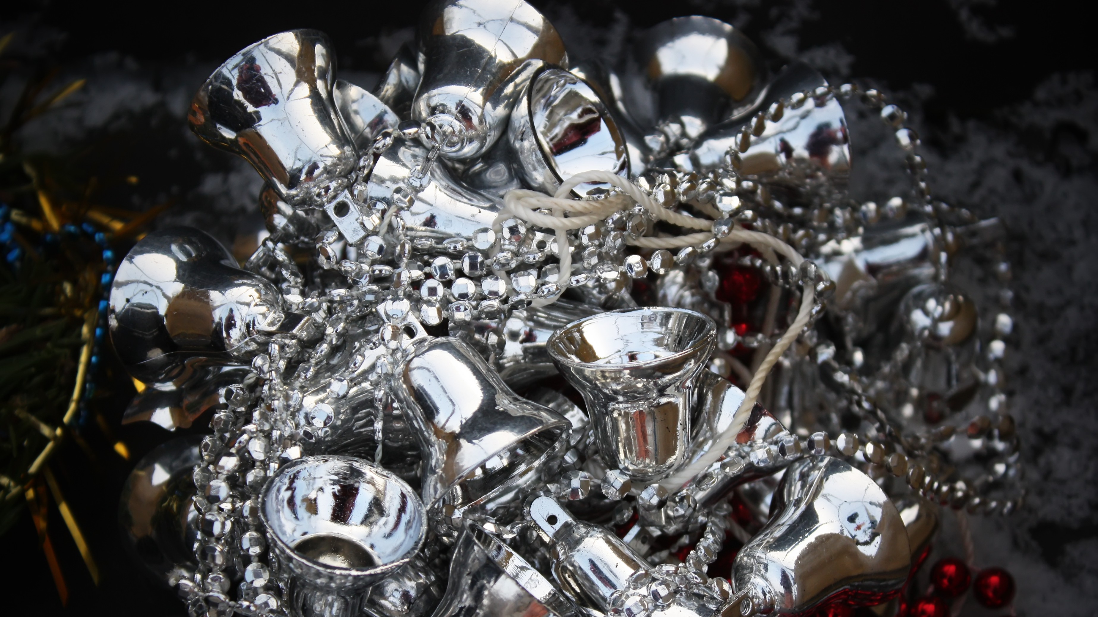 Silver Extends Record Run, Jumps Rs 3,650 To Rs 2.4 Lakh Per Kg In Delhi Markets