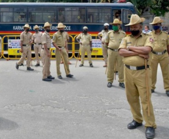 अपनी ही कॉलेज की लड़की को पहले प्रेम जाल में फंसाया, फिर वीडियो बनाकर दोस्तों के साथ करने लगा शोषण