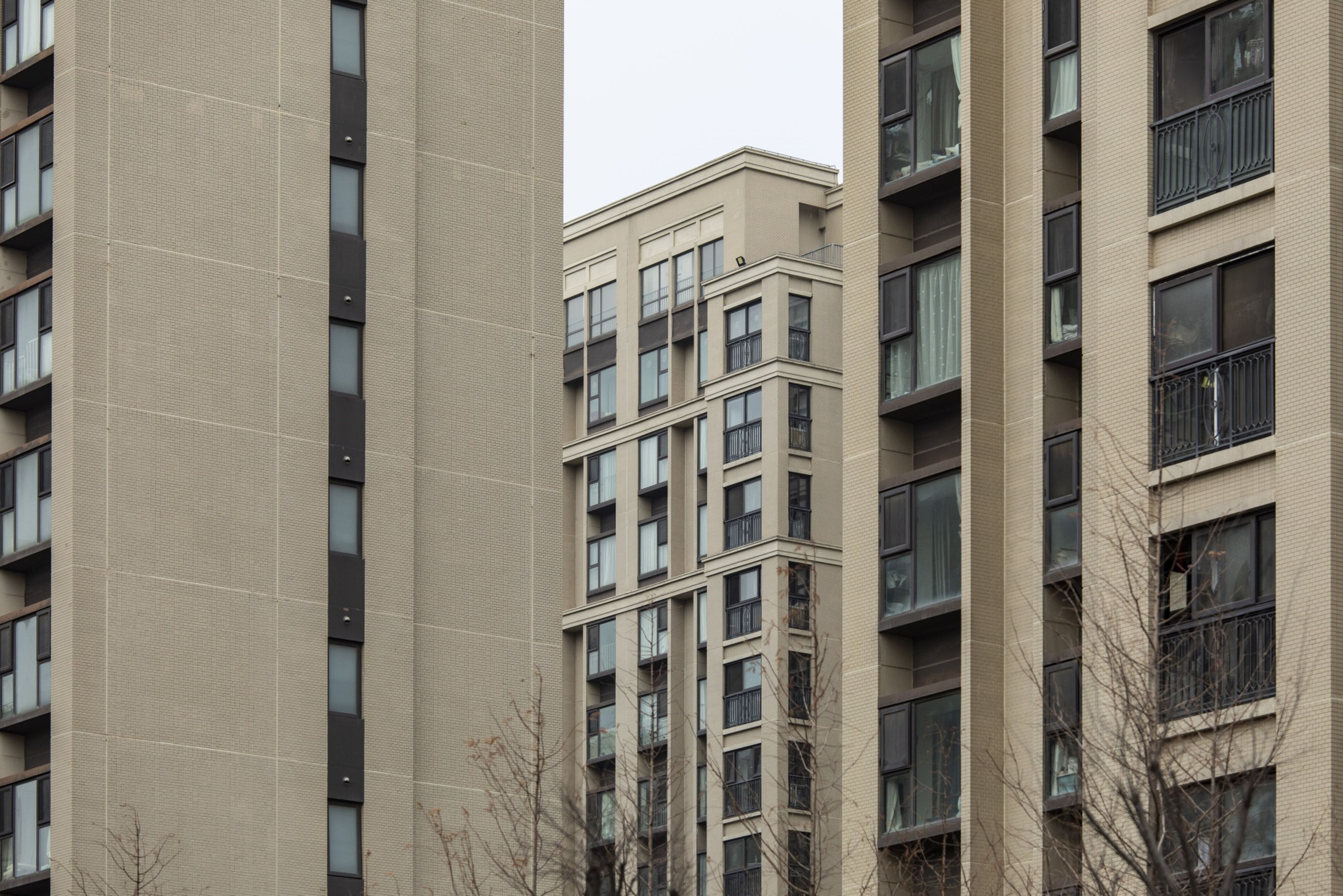 Short Sellers See Distress Emerging In Apartments As Borrowing Costs Surge
