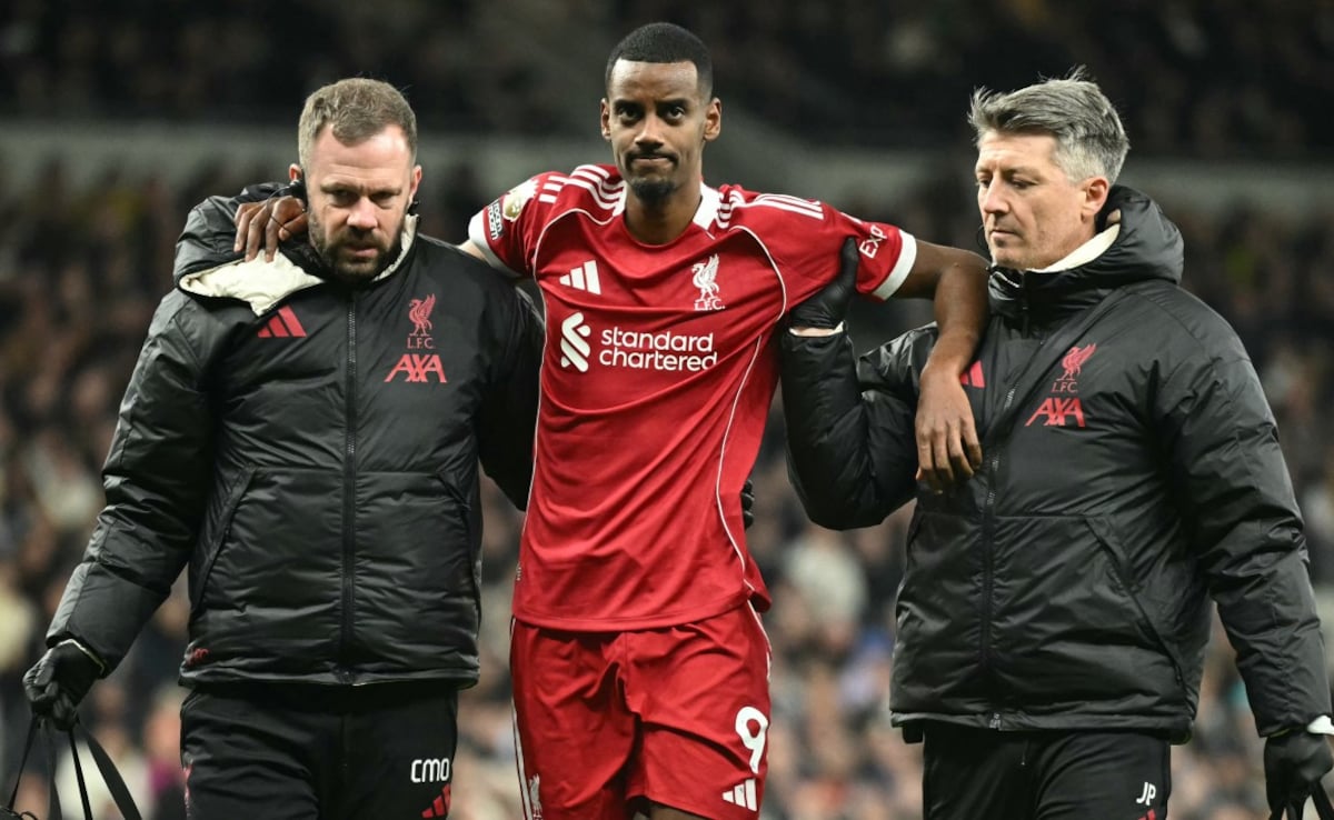 Alexander Isak Injury Leaves Arne Slot Counting Cost Of Liverpool Win At Tottenham Hotspur