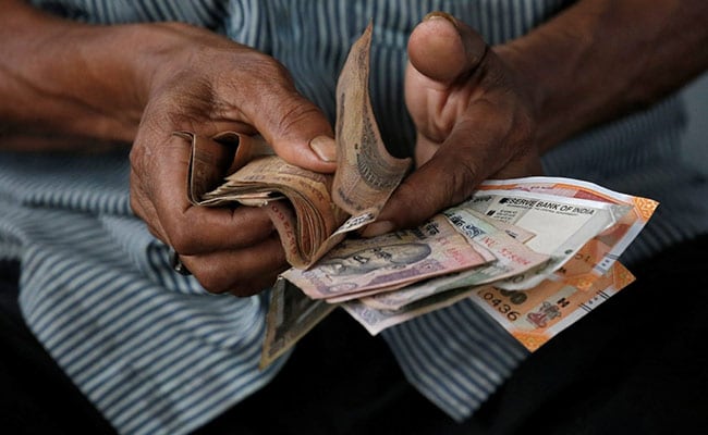 Bond Yields Trade Lower On Value-Buying; Firmer Rupee Aids Risk Sentiment