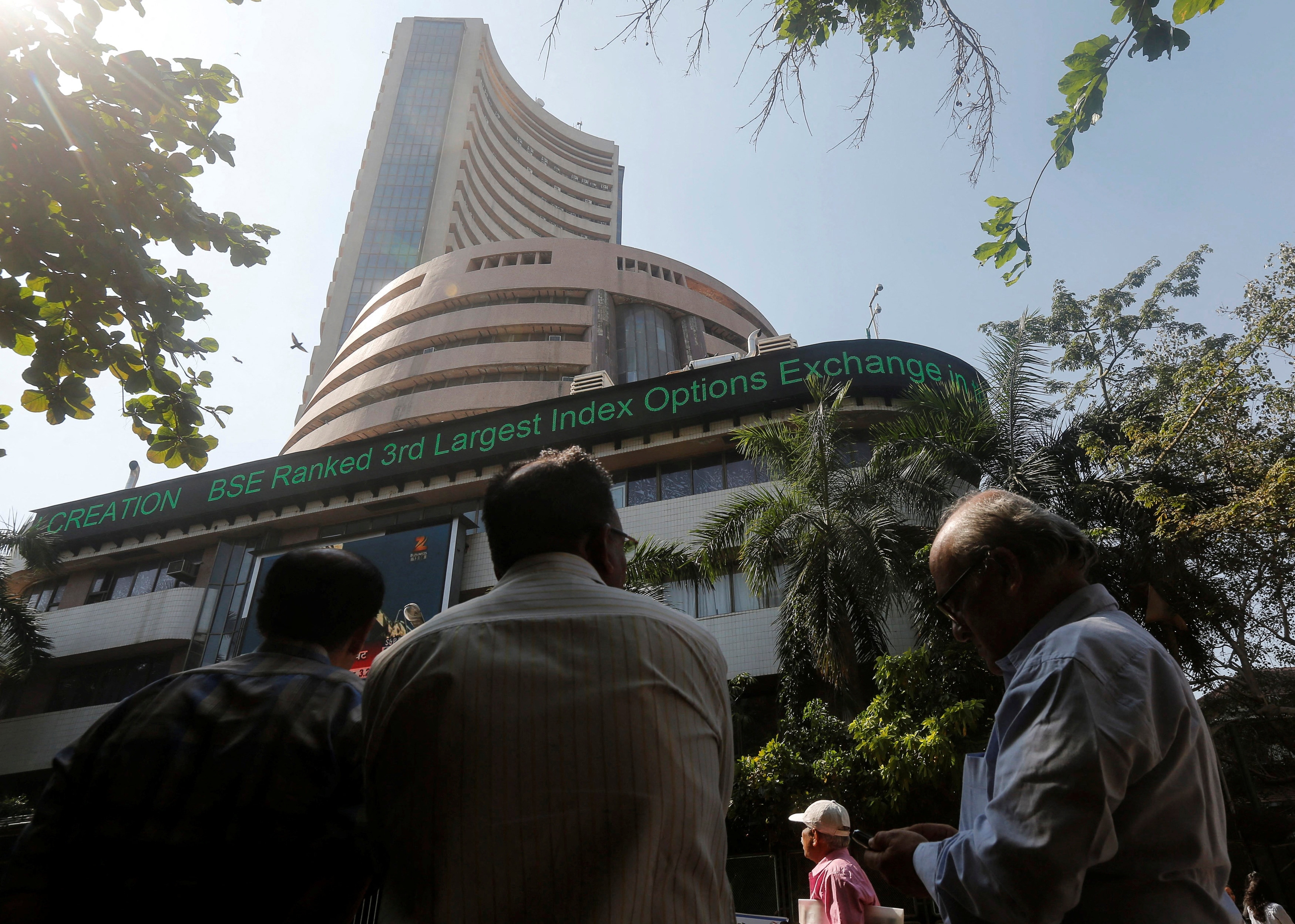 Markets Fall In Early Trade Amid Weak Trend In US Equities