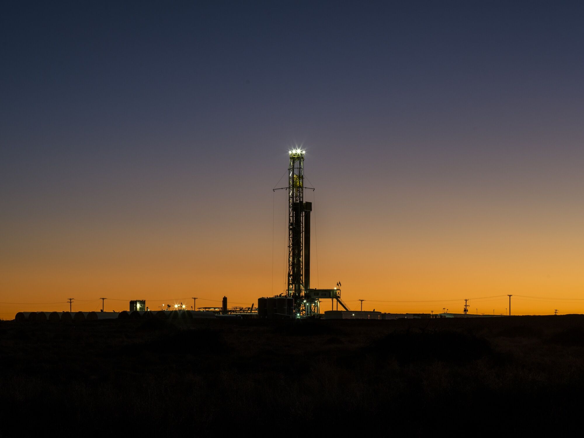 Oil Slides To Fresh Seven-Month Low As Stock Rout Deepens Slump