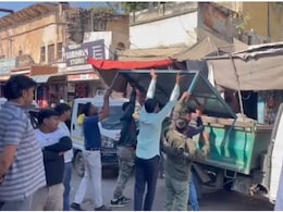 झुंझुनूं में अतिक्रमण के खिलाफ नगर परिषद की सख्त कार्रवाई, पांच ट्रॉली भरकर सामान जब्त