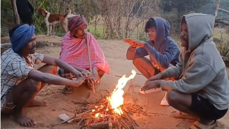 Cold Wave Alert: छत्तीसगढ़ के सरगुजा में कड़ाके की ठंड, मैनपाट में जमने लगी बर्फ, पारा लुढ़क कर 2 डिग्री के करीब पहुंचा