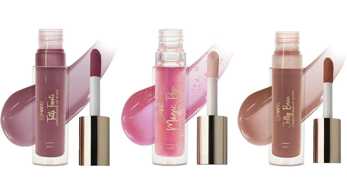 Glossy lips are back in trend. Glossy lips are back in trend.