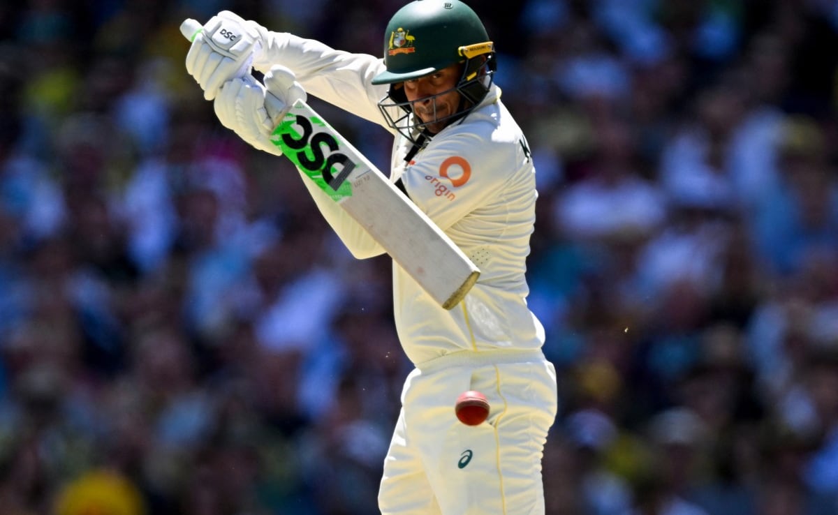 Australia Veteran Usman Khawaja Completes 8,000 International Runs