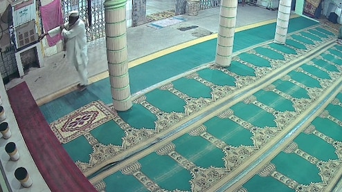 इबादत से पहले मस्जिद में आई मौत! वुजू करते वक्त जामा मस्जिद कमेटी सदस्य का निधन, CCTV में कैद हुआ आखिरी पल