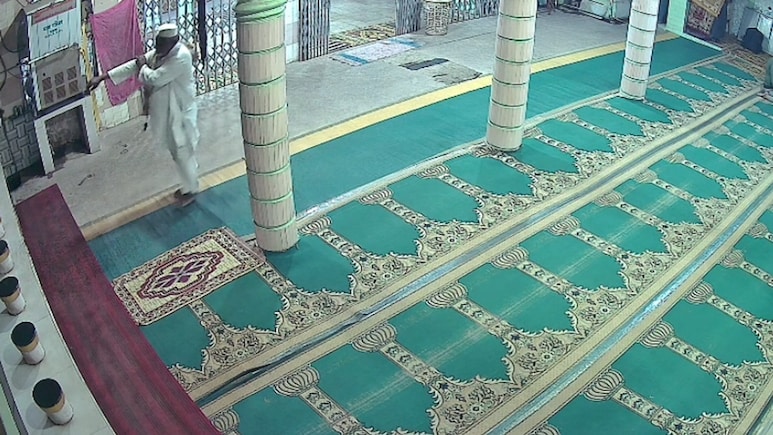 इबादत से पहले मस्जिद में आई मौत! वुजू करते वक्त जामा मस्जिद कमेटी सदस्य का निधन, CCTV में कैद हुआ आखिरी पल