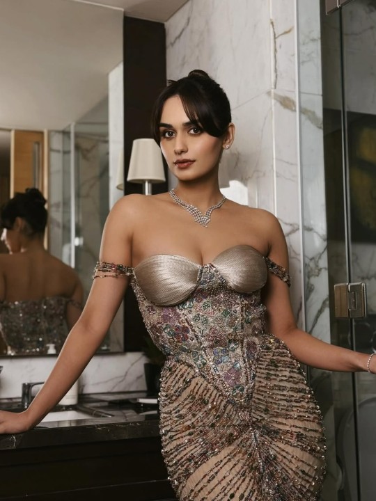 Manushi Chhillar’s Glamorous Gown Moment