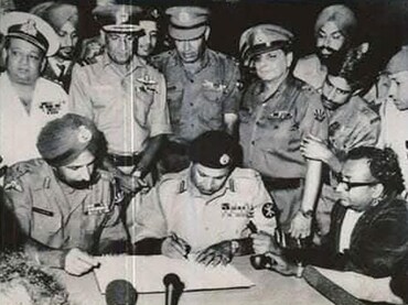 Vijay Diwas: वीरता, शौर्य और पराक्रम को नमन, भारतीय सेना की पाकिस्तान पर ऐतिहासिक 'विजय' की यादें
