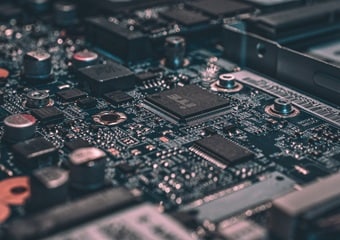 आखिर दुनिया में क्यों खत्म हो रही हैं रैम चिप, महंगे होंगे स्मार्टफोन और कंप्यूटर!