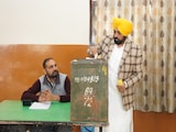 Punjab Local Bodies Polls LIVE: जिला परिषद, पंचायत समिति चुनाव में 12 बजे तक 19% वोटिंग, तरनतारन में पथराव Punjab Local Bodies Polls LIVE: जिला परिषद, पंचायत समिति चुनाव में 12 बजे तक 19% वोटिंग, तरनतारन में पथराव