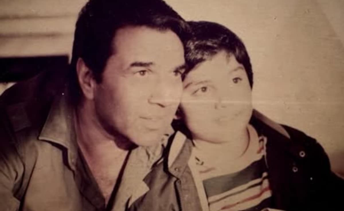 "Look At The Light": When Dharmendra Told Child Abhay Deol After He Was Scolded