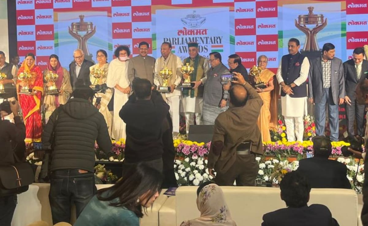 Digvijaya Singh, Sudha Murty Among 8 Winners At Lokmat Parliamentary Awards