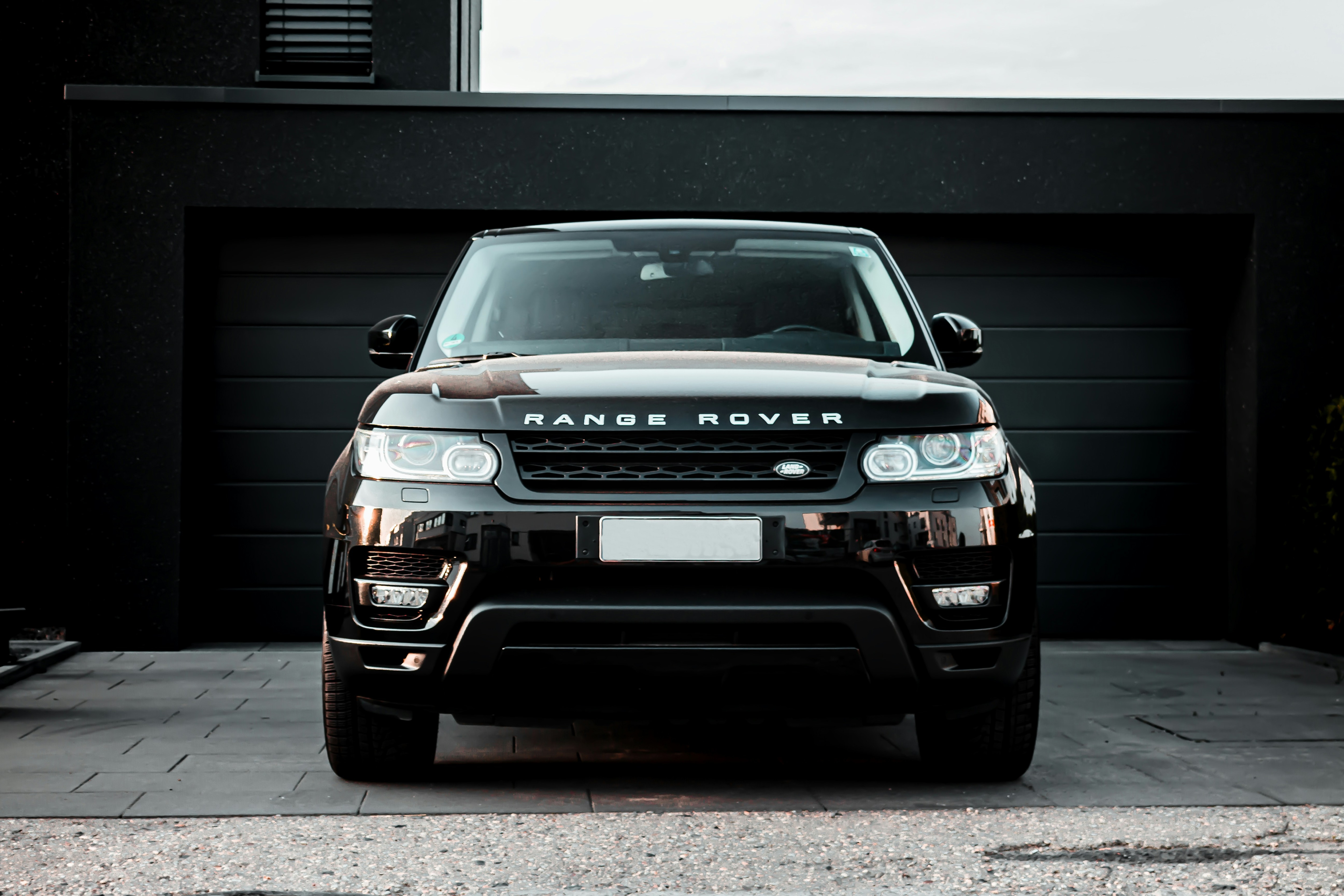 JLR UK Sales Rise 15% In 2024 Amid Jaguar Wind-Down