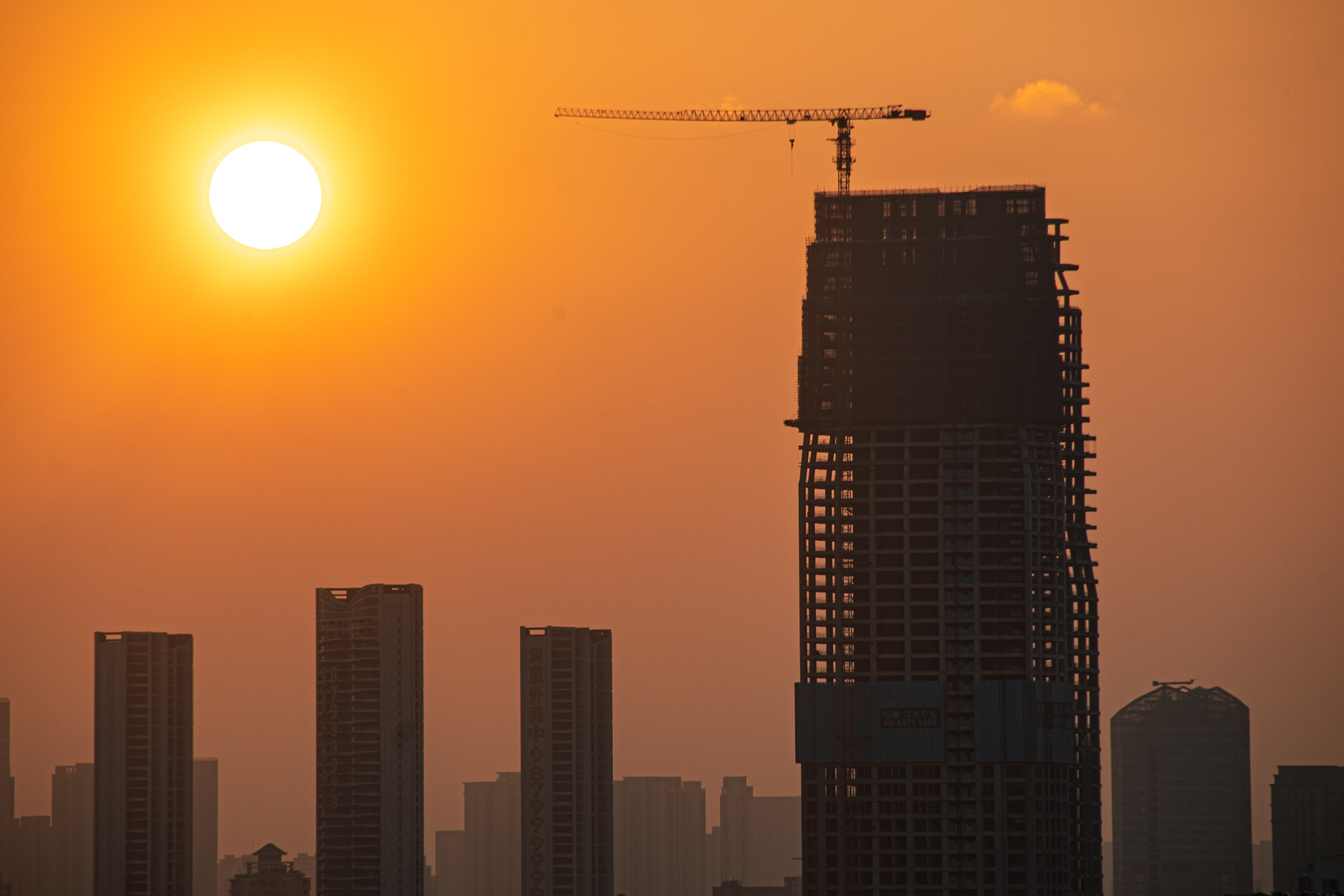 Foreign Investors Are Driving Indian Real Estate To Record Highs, Says JLL