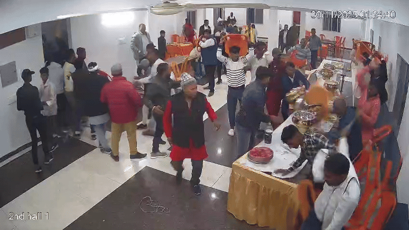 VIDEO: शादी में रसगुल्ले के लिए घमासान, जमकर चले लात-घूंसे, दुल्हन का शादी से इनकार
