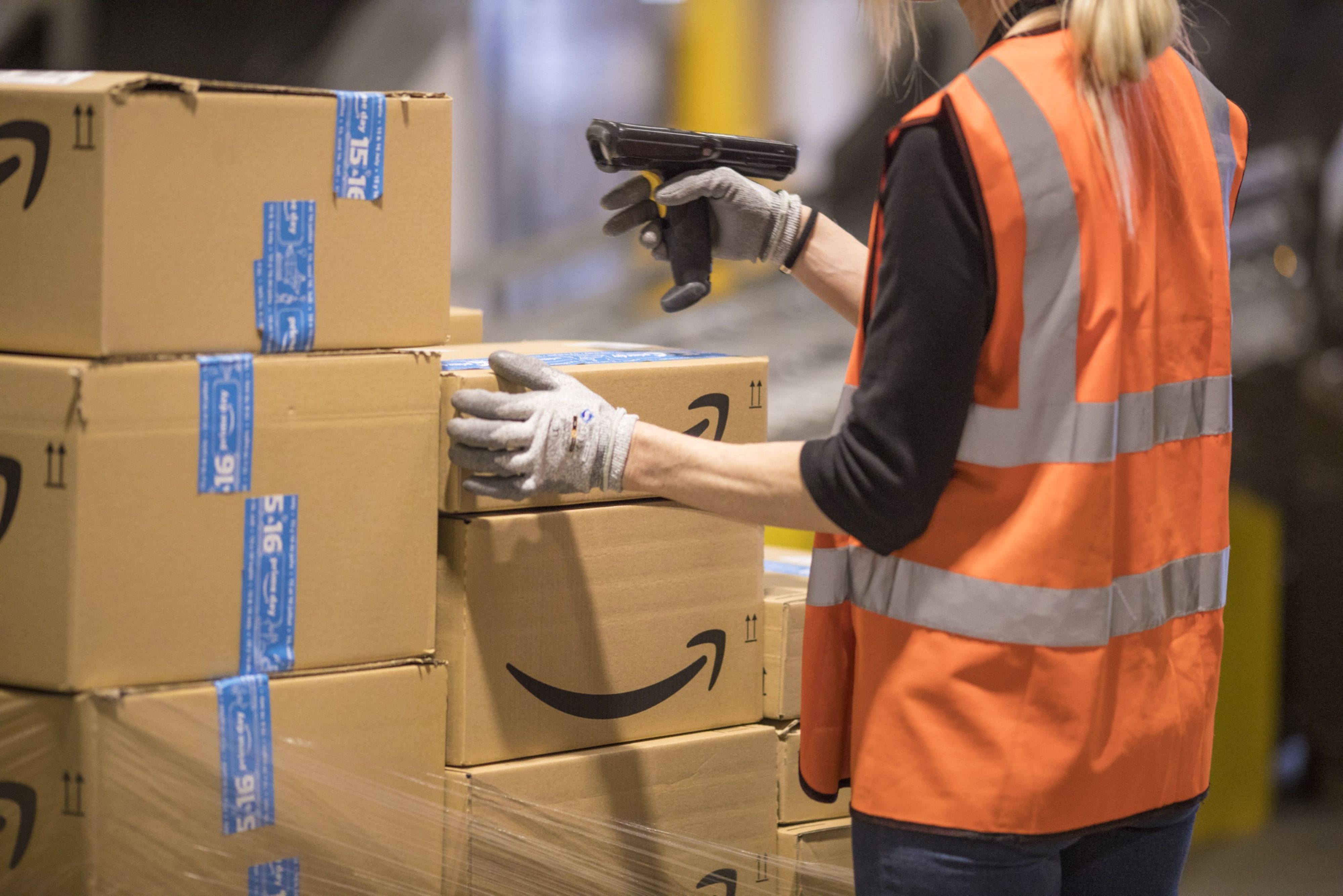 Amazon Says Almost 20,000 Workers Had Covid-19 in 6 Months