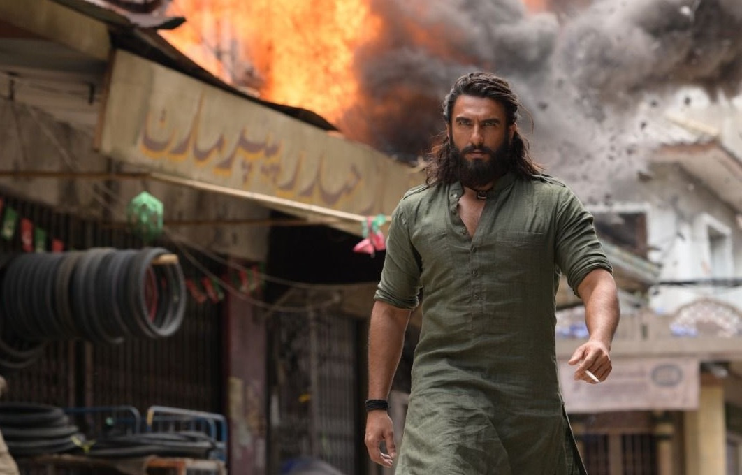 धुरंधर देखने गए दर्शक आपस में भिड़े, भयंकर मारपीट का वीडियो हुआ वायरल