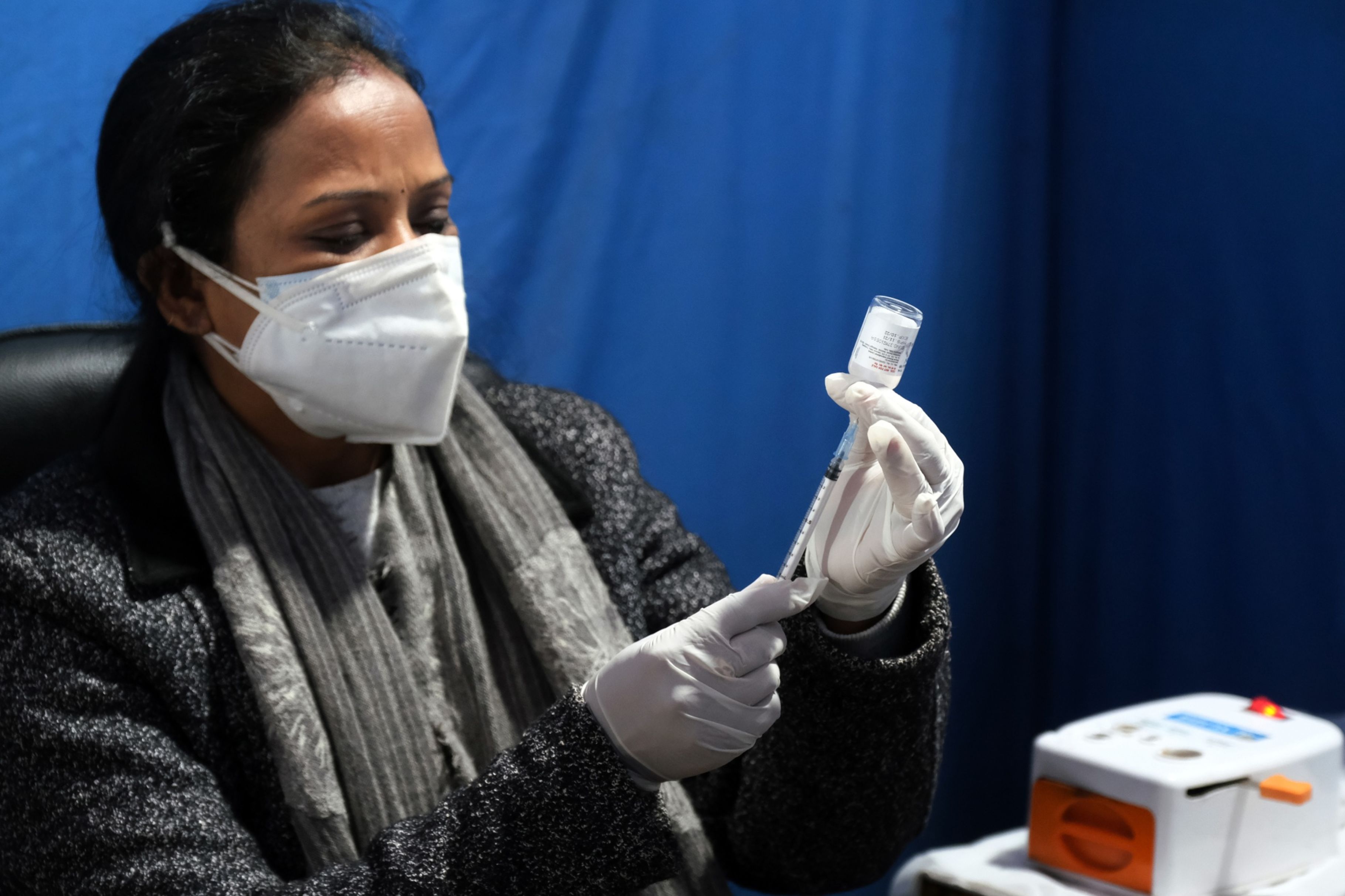 Omicron Coronavirus Live Updates: New Cases Fall Below 2 Lakh, Active Tally Continues To Decline