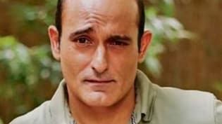 अक्षय खन्ना के नए-नए फैन्स जान लें, पुराने खिलाड़ी हैं 'रहमान डकैत', इन चार फिल्मों में दिखा चुके हैं टेरर