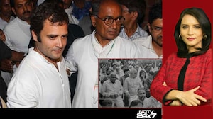 Tharoor Backs Digvijaya's 'RSS Praise': Is Rahul Gandhi Hearing The Rumble Within?