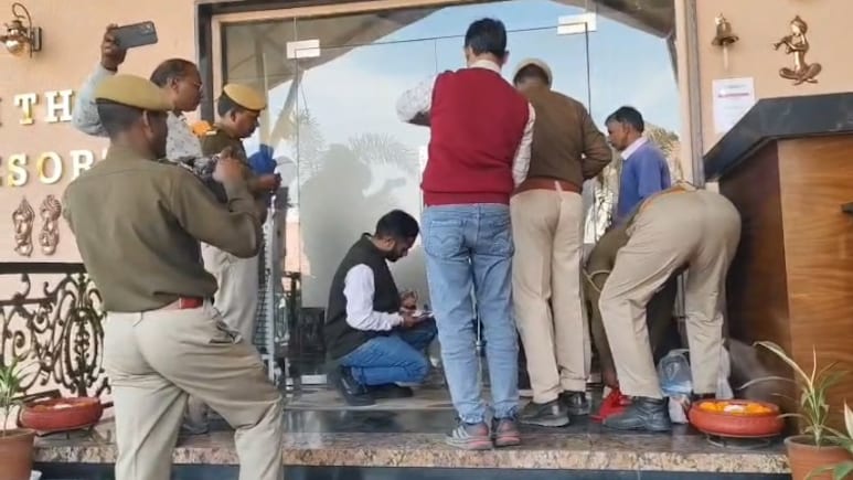 पर्यावरणीय नियमों के उल्लंघन से बने होटल पर गिरी गाज, हाईकोर्ट के आदेश पर यूआईटी ने किया सील 