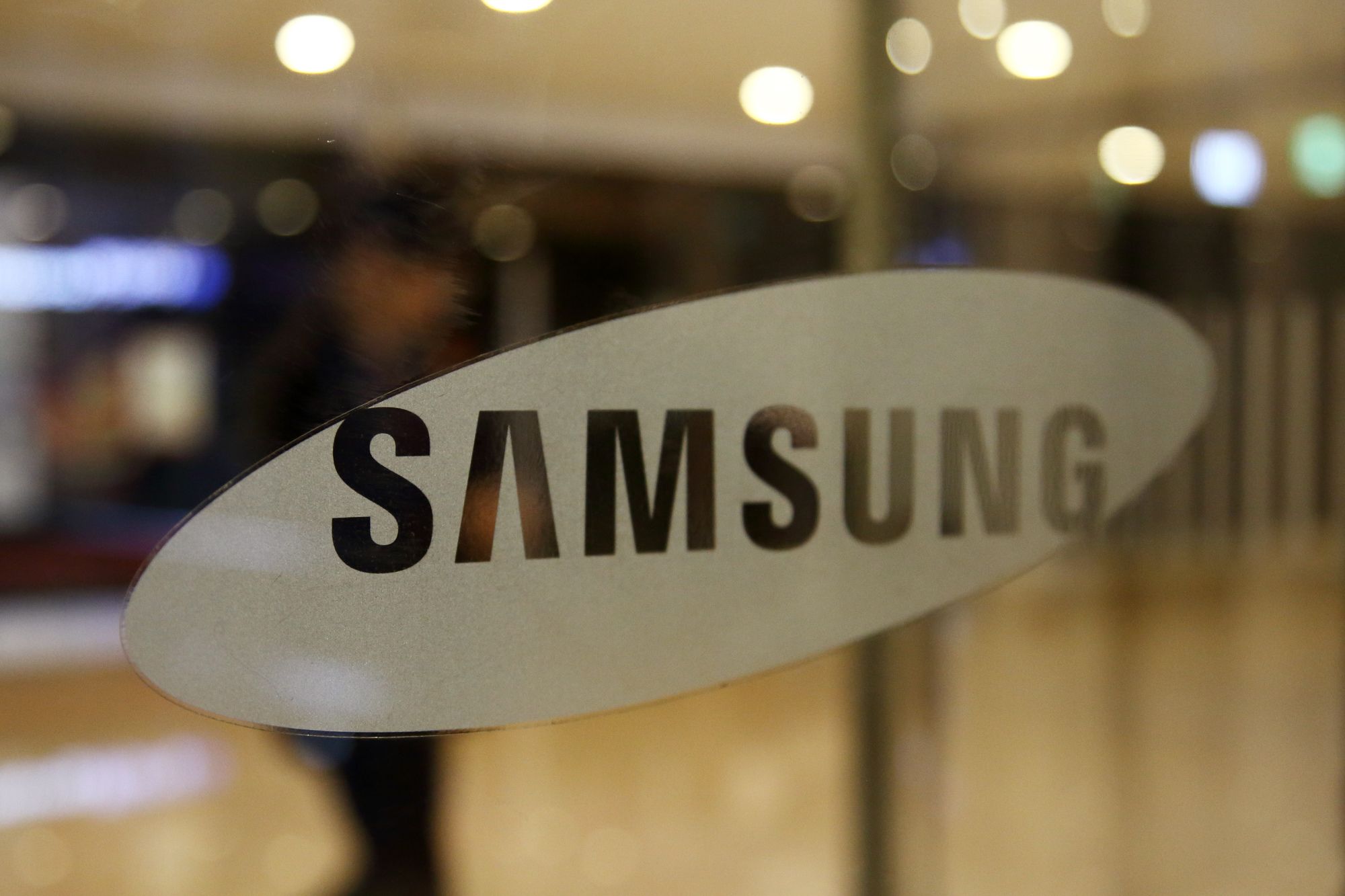 Samsung Investors Brace For Worst Profit In At Least 14 Years