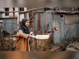 दूर घाटी में मंधाना जैसा बनने का सपना संजोये बैठी हैं नन्ही आमिना, क्या अरु घाटी मिलने जाएंगी स्मृति?