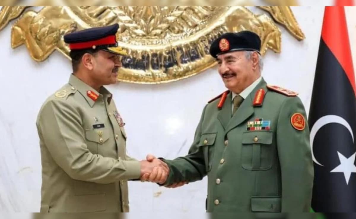 पाकिस्तान पर अंतरराष्ट्रीय प्रतिबंध लगवाएंगे मुनीर? लीबियाई वॉर लॉर्ड से कर ली सबसे बड़ी आर्म्स डील