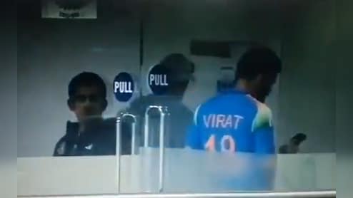 विराट कोहली ने रांची में शतक लगाने के बाद कोच गंभीर को किया इग्नोर ? Viral वीडियो ने मचाई हलचल