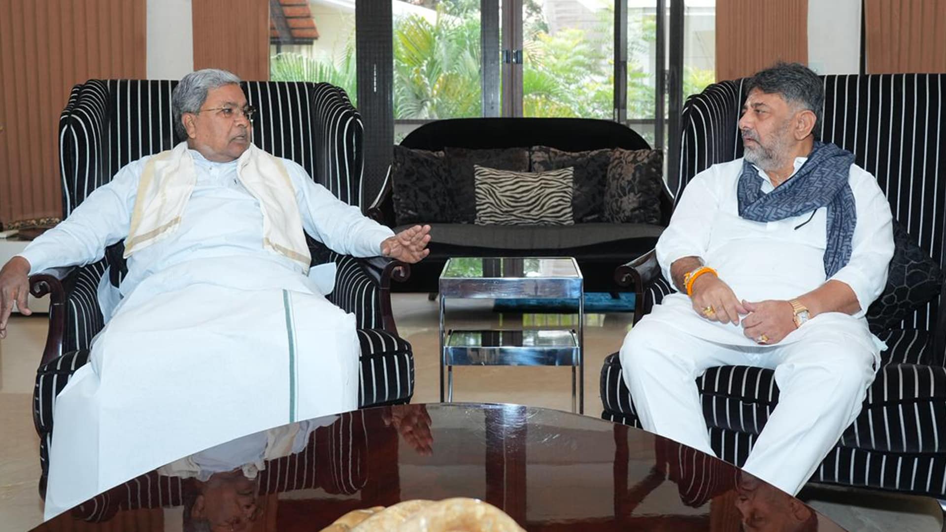 DK Shivakumar Hosts Siddaramaiah For Breakfast Meet 2.0 After Show Of Unity