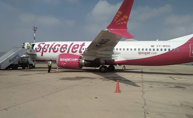 SpiceJet Shares Tank 7%, Hits 52-Week Low Amid Mid-Air Tech Glitches
