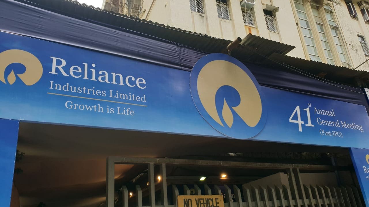 Reliance Industries Shares Fall As Delhi High Court Reverses Arbitral Award Dismissal