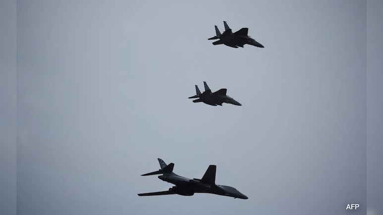 फाइटर जेट की तरह पैसेंजर प्लेन या प्राइवेट जेट में क्यों नहीं रखे जाते हैं पैराशूट?