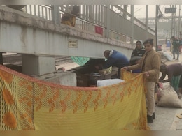 गयाजी रेलवे स्टेशन पर फुटओवर ब्रिज के नीचे महिला ने दिया बच्ची को जन्म, मेरी सहेली टीम ने की मदद