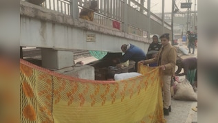 गयाजी रेलवे स्टेशन पर फुटओवर ब्रिज के नीचे महिला ने दिया बच्ची को जन्म, मेरी सहेली टीम ने की मदद