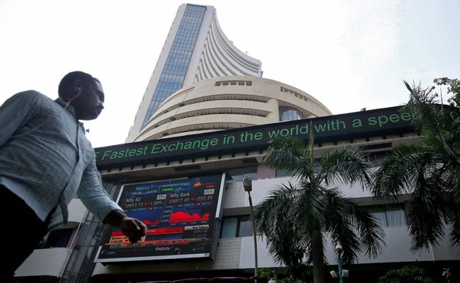 Sensex Falls Over 300 Points, Extending Losses For Second Straight Session
