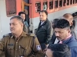 Kamayani Express: टीटी ने टिकट मांगा, तो बिना टिकट यात्रा कर रहे GRP जवान ने जबड़ा तोड़ दिया; कामायनी एक्सप्रेस में हड़कंप