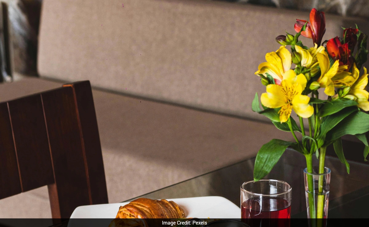 "She Eats Too Much": Chinese Man Drags Fiancee To Court To Recover Dating Costs