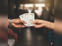 रिश्वत लेते हुए पकड़े गए IAS या IPS अधिकारी का क्या होता है? जानें कब जाती है नौकरी