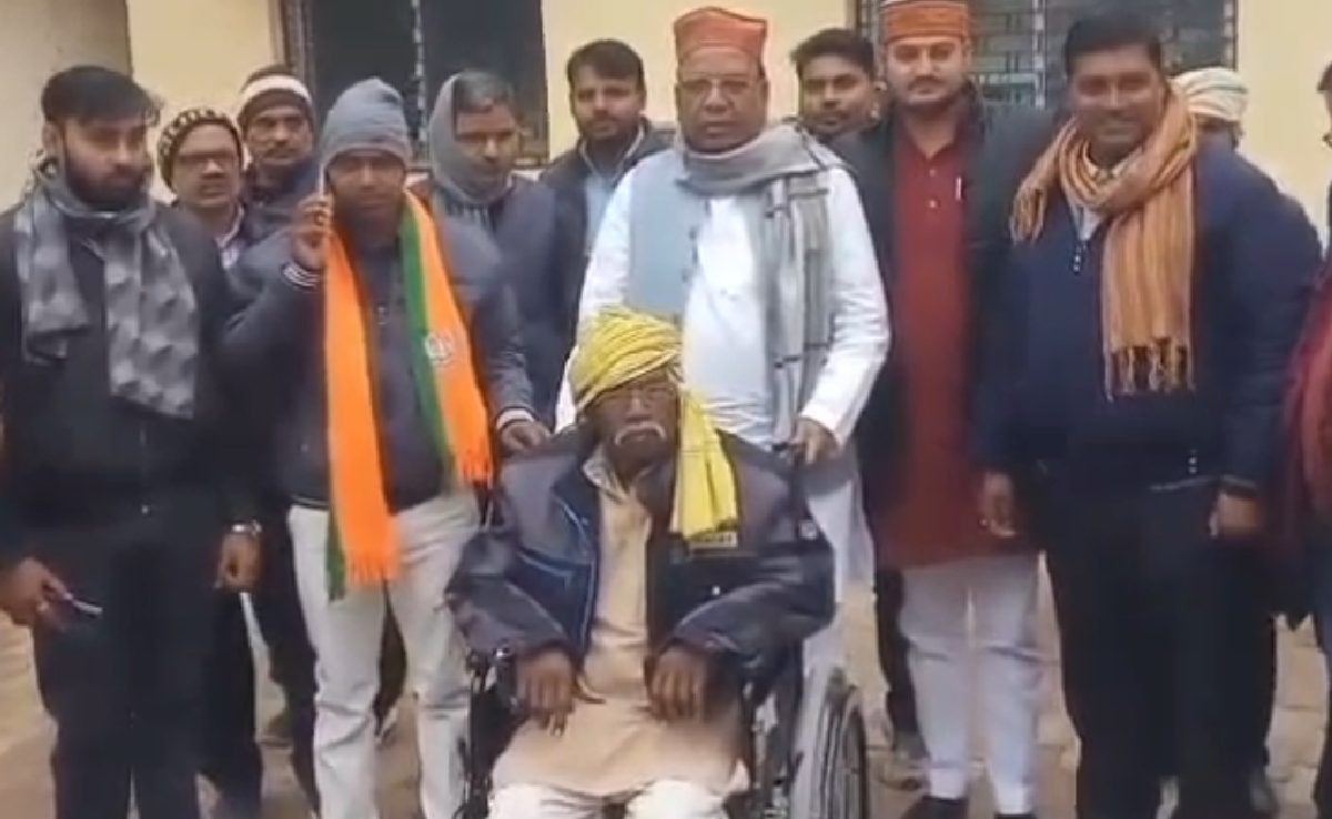 सुल्तानपुर में चलने लगा व्हील चेयर पर बैठा व्यक्ति, वीडियो हुआ वायरल, सच्चाई जानकर चौंक जाएंगे आप