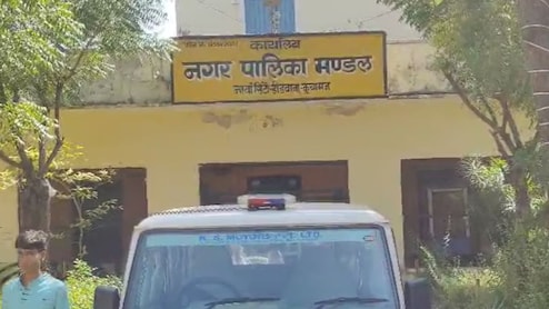 डीडवाना में जिला कलक्टर का वाहन और नगरपालिका कार्यालय सामान पर संकट, कोर्ट ने दिए कुर्की के आदेश