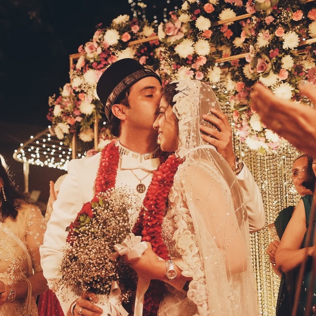 <i>The Ba***ds Of Bollywood</i> Actor Meherzan Mazda Gets Married To Longtime Girlfriend Naomi Felfeli. See Pic