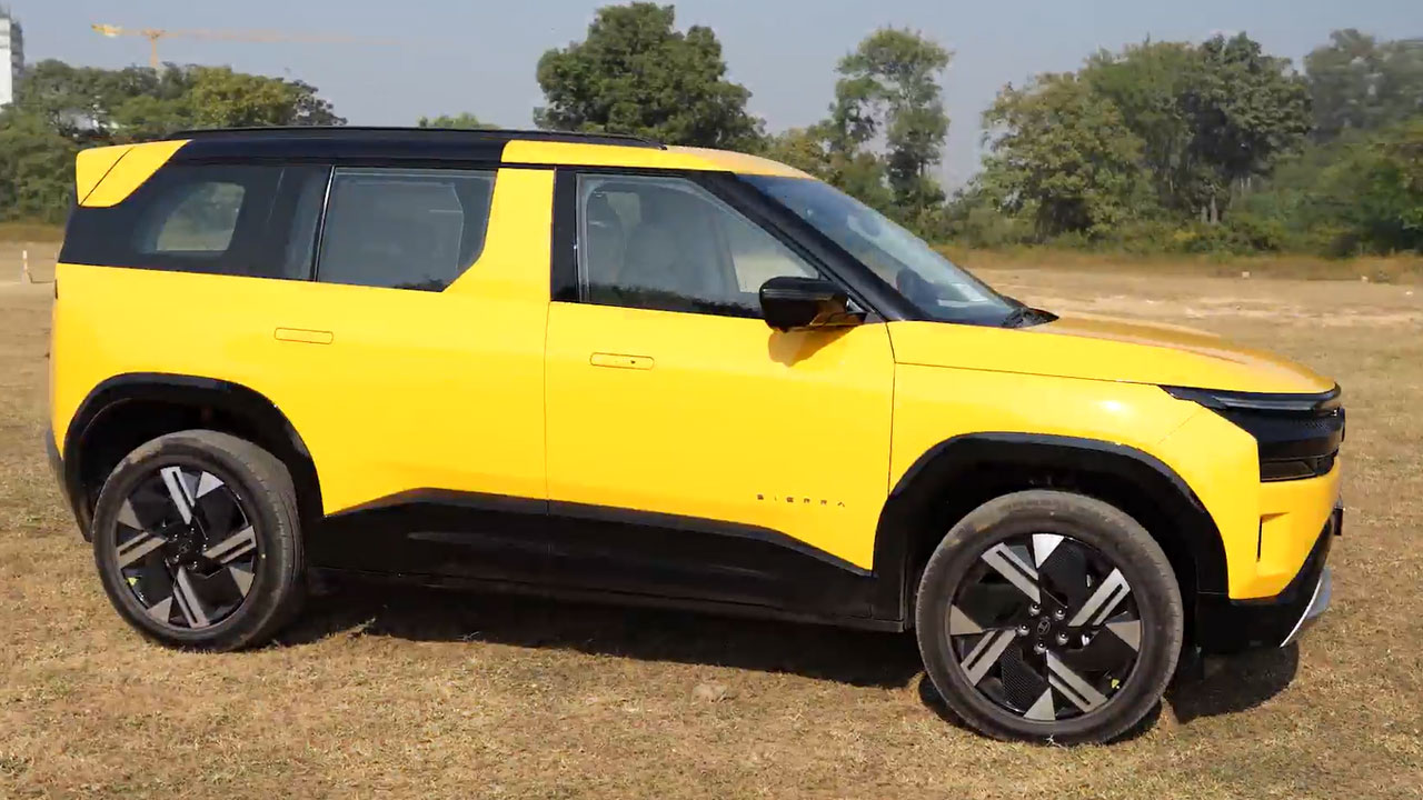Tata Sierra 2025 Review | Panoramic Sunroof & Triple Screens