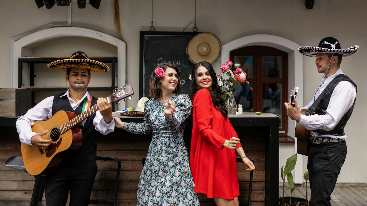 Upgrade your western wear essentials at 60% and above from ONLY on Myntra Upgrade your western wear essentials at 60% and above from ONLY on Myntra