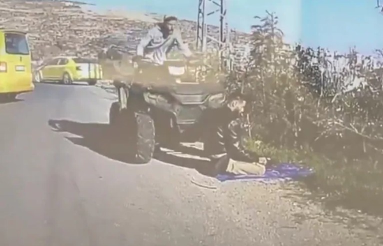 नफरत का खौफनाक चेहरा.. नमाज पढ़ते फिलिस्तीनी पर इजरायली सैनिक ने चढ़ा दी गाड़ी; वीडियो देख हिल जाएंगे