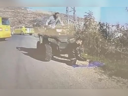 नफरत का खौफनाक चेहरा.. नमाज पढ़ते फिलिस्तीनी पर इजरायली सैनिक ने चढ़ा दी गाड़ी; वीडियो देख हिल जाएंगे